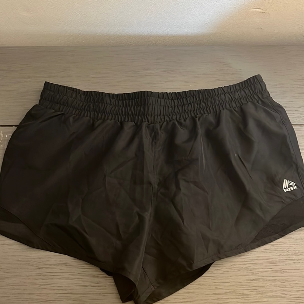 Black running short!